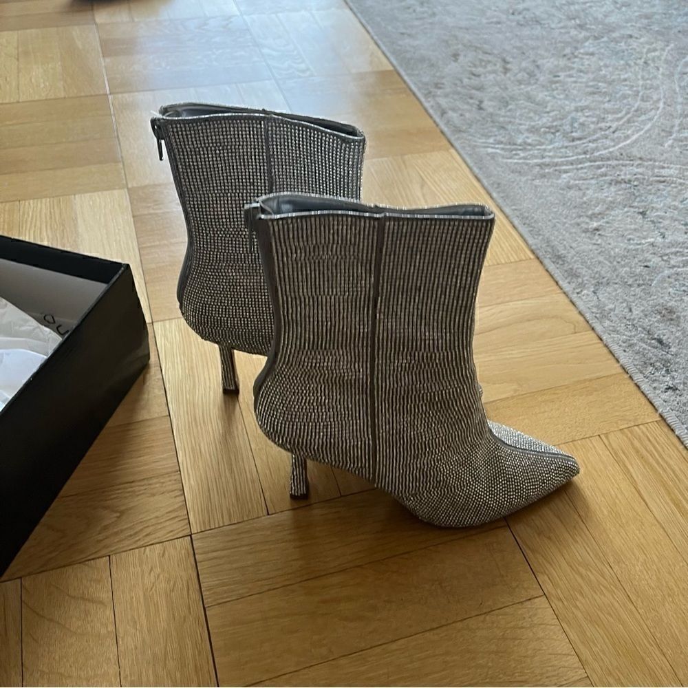 Aqua Hanar sparkle booties, Size 8 (never worn) - Picture 4 of 8